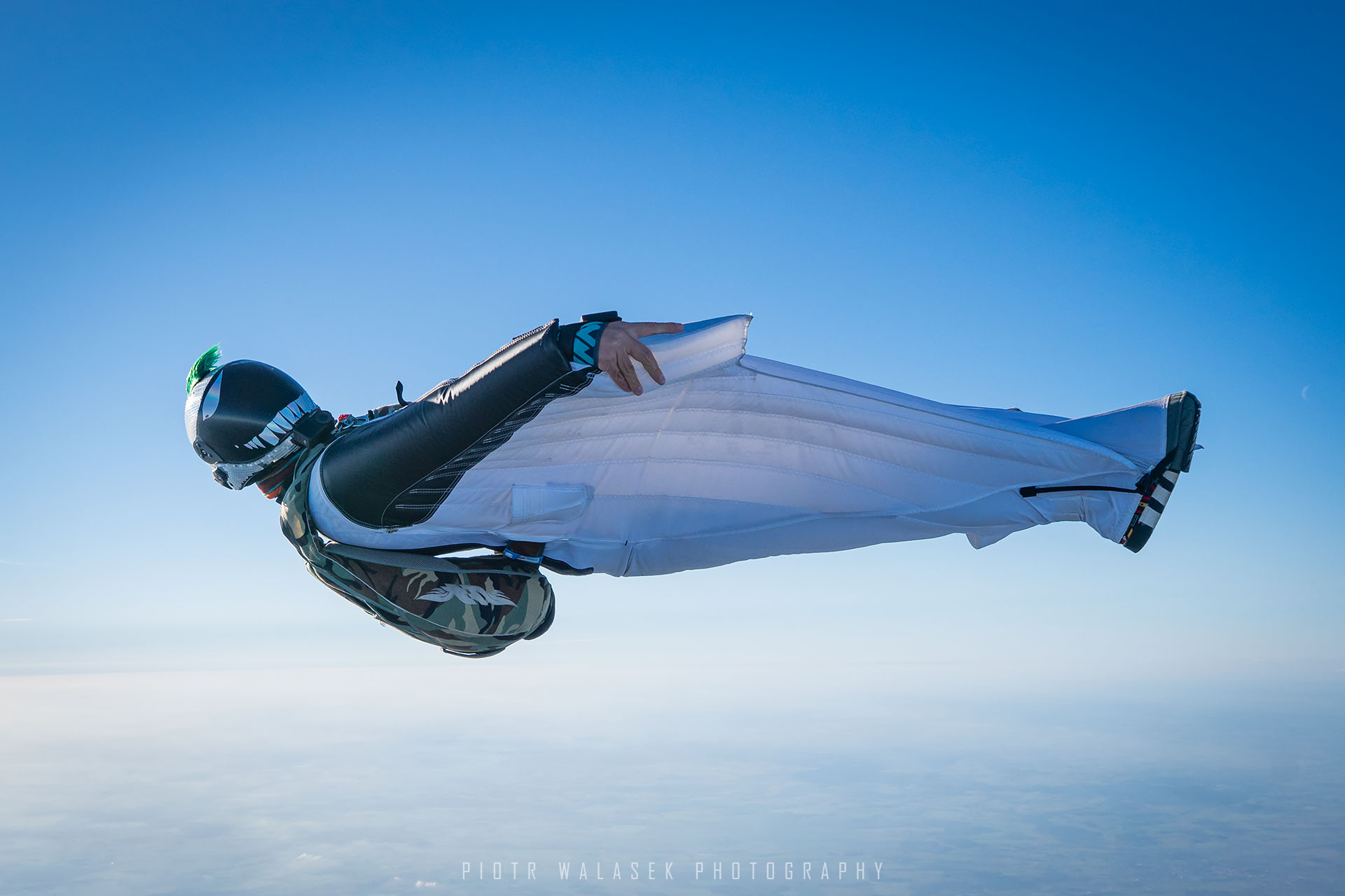 Wingsuit shape Leading edge